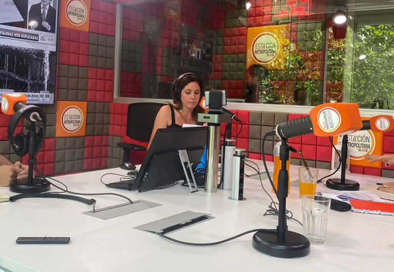 Entrevista sobre el Programa Aprender en Familia | Radio Estación Metropolitana